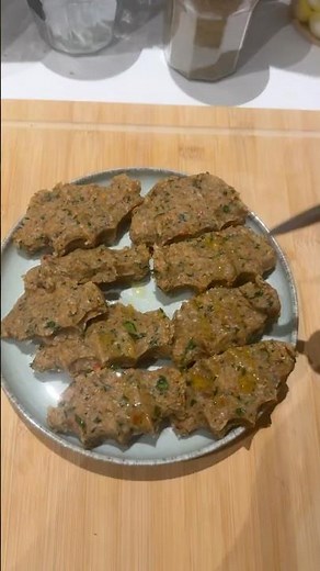 Fraké à ma façon :Le fraké, ou Kebbé nayé, est un plat libanais à base de viande crue de bœuf