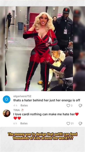 Cardi B backstage last night at her SOLD OUT show in Kansas City. #LittleMissDramaTour #cardib#viral