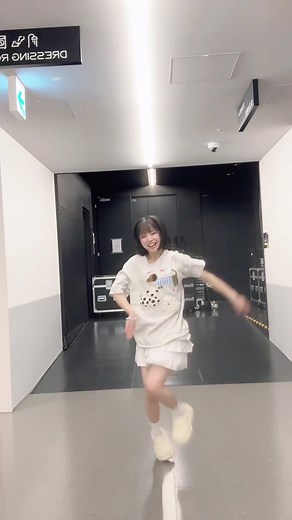 サンダルで楽しく踊る！ダンス動画✨