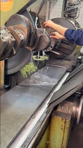 Our skilled shaper machinist working on some steel shearing parts ✅👍 #machining #shaper