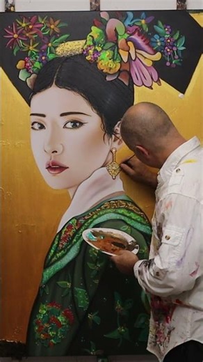 Handpainted Traditional Chinese Lady in Metallic Gold & Acrylic – Elegant Oriental Portrait