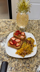 French Toast and Hashbrown Casserole 😋😋🔥🔥 #thatmanandthemkids #cooking #recipeoftheday #frenchtoast #easyrecipes #breakfast #brunch | My Crazy Life