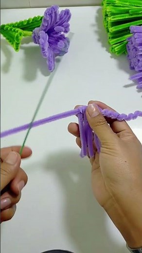 Pipe Cleaner Flower #easyflowertutorial #diyflowers #diy #pipecleanerflowers