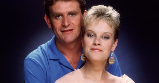 Neighbours' Des and Daphne actors 36 years since exit - with mental health fight