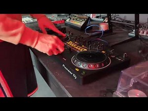 PIONEER DDJ-REV1 - Scratch Demo