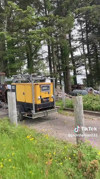 Leyland 262 Tractor in Action: Cool as a Cucumber