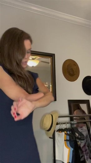 Generally, I can handle scratching my own arm, but sometimes it just feels good for someone else to do it.. I don’t ask just anymore though. They have to have the right stuff.. Thank you, Kennedy for helping me❣️☺️ ....#amputee #amputeehomor#amputeegirl #amputeeproblems #scratch #itch #onehand #limbloss #limbdifference #hand | Cristie Grey Blog