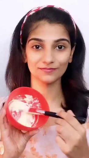 WOW these DIY face masks are a MUST TRY! They’re easy to make at home and not at all expensive✨ . . Our in-house content creator @glamupby_mohini is here with 3 face packs that will make your skin glow ✨Aloe Vera Vitamin E Capsules ✨Honey but better if you use RAW honey ✨Dahi and Besan . . Try these 3 masks and tell us what you think! Remember to consult a dermatologist if you face skin sensitivity :) . . #facemask #diymask #diymasks #skincare #skincaretips #skincarenatural #skincareproducts #sk