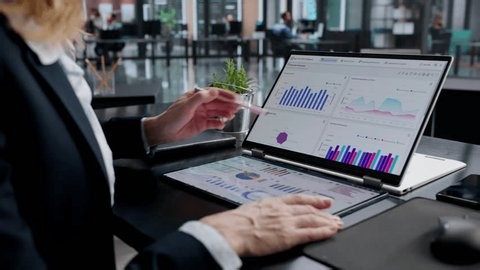 clip-4020196761-financial-data-analytics-on-computer-screen-kpi