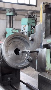 149K views · 5.1K reactions | Horizontal slotting on a shaper machine while using a dividing head to divide the teeth ✅ #machining #turning #manualmachinist #الجندى_للخراطة #manufacturing | مصنع الجندى للصناعات المتطورة-El Gendy for Advanced Industries | Facebook