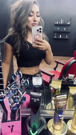 Lady Barber Fun: Skills and Support in Barbering