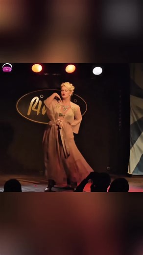 Ruthe Ordare. #burlesque #dance #student #perform #ukburlesque