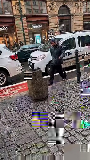 Angry homeless person 🤬 made my day | Police Photography. Printographer1