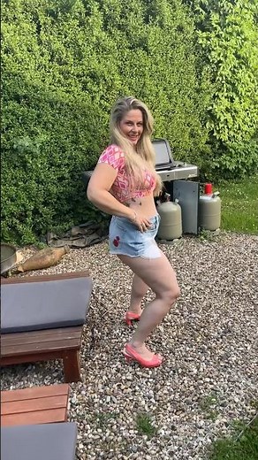 Michelle Williams| Walking| Garden| Housewife #hotpants #walking #blondehair #housewife