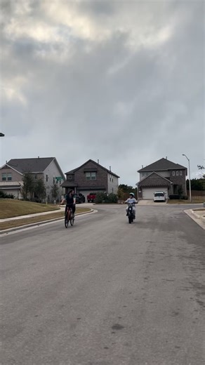 Ayse Izol on Instagram: "Looking for the perfect Christmas gift that’s both fun and practical? 🎁✨ imoo’s kids smartwatch is the ultimate holiday gift — packed with features kids love, while giving parents peace of mind with real-time location tracking and safe calling options. A gift that truly grows with your child 💛 Follow @imoo_unitedstates to stay updated on new products and exclusive offers! ✨ #imoo #imoosamrtwatch #xmas #Christmas #ChristmasGiftIdeas KidsChristmasGift HolidayMagic Family