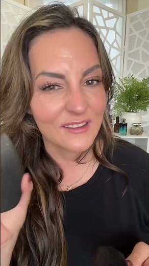 If you want smooth airbrushed undereyes you need a velour powder puff