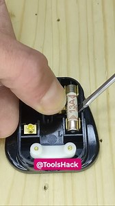 Be sure to remember this trick... How to easily check if a fuse is working 🧑‍🔧🛠️🔨⚒️🔩🔧✅ . . . . . #reelsfb #toolstour #5minutescraft #5minutecrafts #WorkshopTools #lifehacks #tricks #lifehack | Tools Hack