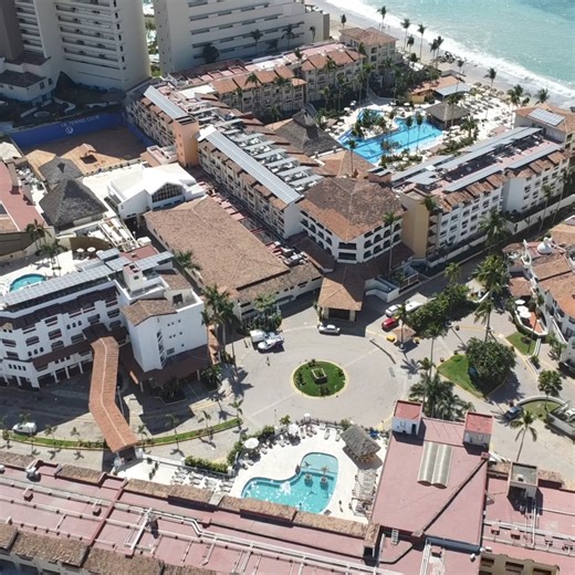7.9K views · 139 reactions | Hotel #CantoDelSol con vista panorámica, se aprecian nuestras instalaciones en ambas secciones, montaña y playa. ¡Te estamos esperando para que disfrutes tus vacaciones! #PuertoVallarta #México #TodoIncluido #vacaciones | Canto Del Sol All Inclusive Puerto Vallarta | Facebook