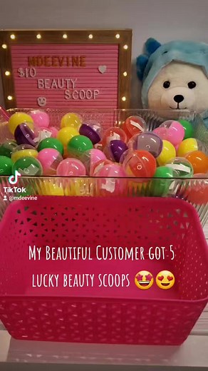 846K views · 10K reactions | Capsulas de La Suerte  Lucky Beauty Scoops 朗#asmrtiktoks #packingorders #asmr #tiktokmademebuyit #chicana #maquillaje #giftideas #ventas #mdeevine #bundles #beauty #goodiebags #ventastiktok #luckyballs #leydeatraccion #packingasmrorders #pesopluma #giftideas #luckyscoops #mysteryscoops #mysteryscoopsale #beauty #beautyscoops #mysteryballs #handbag #latinaownedbusiness #birthday #birthdaygiftideas #fypシ #fyp | MDeevine | Facebook