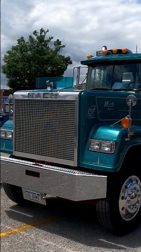 Shiny Mack Superliner with a E9 V8 in it @ the ATHS Truck Show in York PA