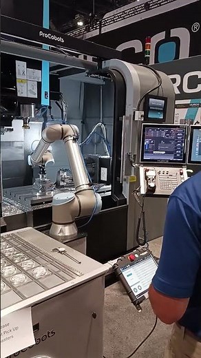 Hurco’s VM15Di 3-axis CNC machine at IMTS 2024