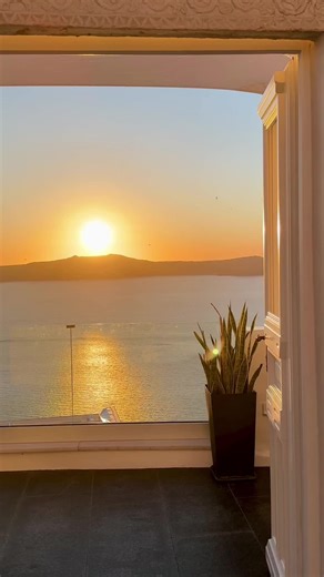Captivating Santorini Sunsets: Fira's Amazing Views