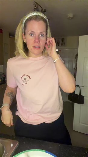 We don’t demonise food groups in this house - this is why. Also wearing my slice of kindness tee by @SAA Clothing 👌🏻❤️ #food #plateupdinnerwithlulu #neurodivergent #autism #autismmum