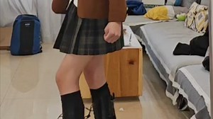 GTS女生踩踏缩小城市