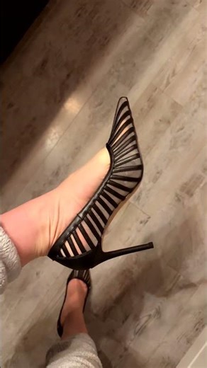 EVERYTHING to know about these trendy heels