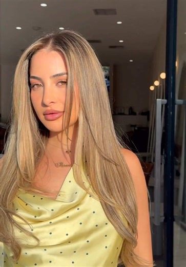 GOLDEN HOUR ☀️ What’s not to love about fresh extensions by @Seamless1 Official ✨ Colour using R&Co @Marianna Danis #hair #hairextensions #haircolour #fyp