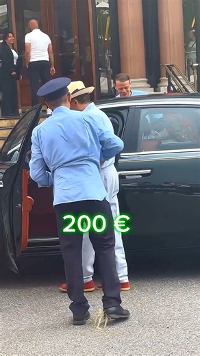 Rich millionaire give tips at Monaco #Monaco #shorts #viral #lifestyle #billionaire #fyp