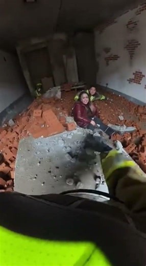 EXPLOSION.This firefighter saves people from a explosion..