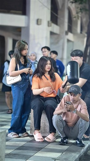 hammer prank to pretty women #shorts