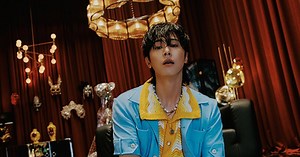 TVXQ’s Yunho Officially Returns With “Vuja De” Music Video