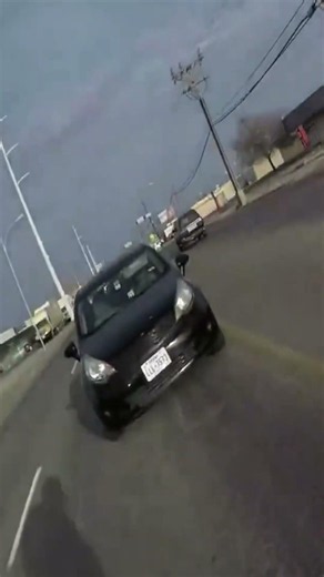 Should You Run a Red Light for a Tailgater? 🚦
