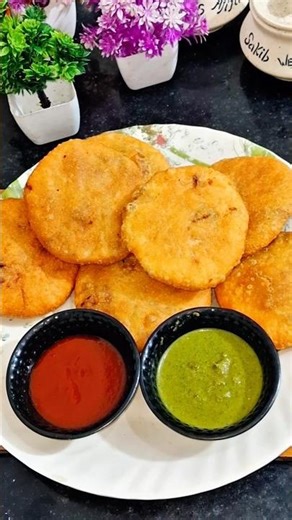 Viral Samosa Kachori Recipe 🥞 Aloo Ki Kachori #viralvideo #recipe #youtubeshorts #kachori #puri#food