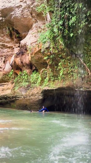 Un paraíso llamado Cueva del arco en Utuado, Puerto Rico.