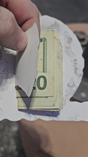 sirscour on Instagram: "Good luck #hiddencash #moneyhunt #money #lasvegas #vegas"