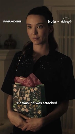 Need Jane to drop her "What’s in my bag?" STAT. #ParadiseHulu