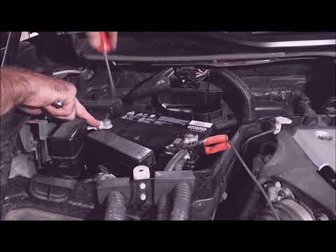 2013-2017 Infiniti QX70 battery installation