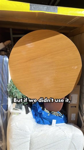 Storage doesn't need to be hard like relationships. Out of the box storage that comes to you. It's that easy! | TAXIBOX