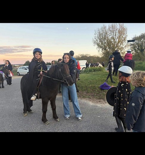 🎃HALLOWEEN 👻 C’était monstrueusement génial avec les poilus 🐴 🍬 MERCI aux habitants de Montaviot pour leur accueil🔝 | Poney Club La Commanderie