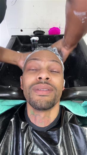 Experience the Magic of Minty Tingle Shampoo