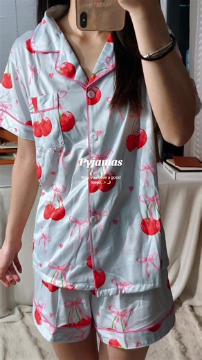 Cool touch, comfortable and unfettered, have a good sleep✨🌙 #pyjamas #printedpajamas #homeclothes #newyearnewme #suit