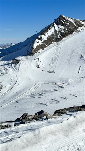 58K views · 1.1K reactions | It’s duals day at the amazing Hintertux Glacier! Let’s gooooo RMF and good luck to all athletes for fun duals! ❄️☀️❄️ | Rocky Mountain Freestyle | Facebook