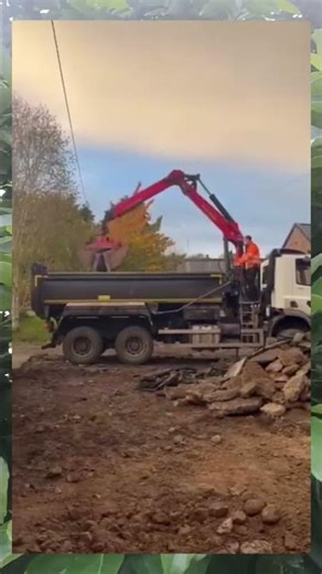 Lifting Large Rocks with a Mobile Crane#crawlercrane#truckcrane #loadercranes#roadheaders#rockdrills