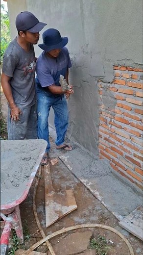 Here's a trick to mix plaster...