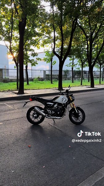 Triumph speed 400 #xedepgaixinh #ngamgaixinhplus #xedepmoingay #nutaixexinhdep #speed400