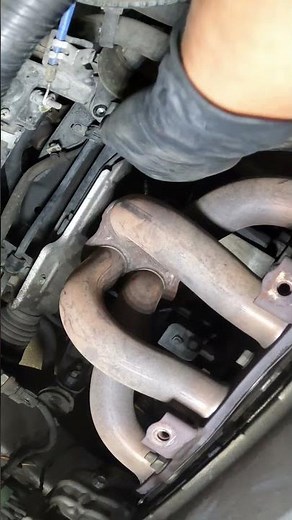 Removing Rear Engine Mount on my Honda Accord! 😫🔧 #diy #honda #hondaaccord