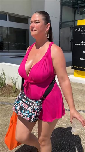 Tag a friend you’d bring here 👯‍♀️ #viral #tiktok #bikinifashion #swimsuit #pretty